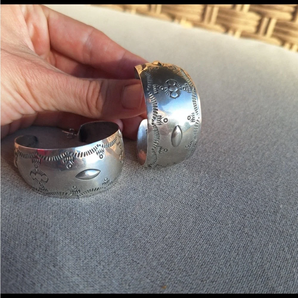 Sterling silver Native American Engraved Hoop Earrings - Picture 3 of 6